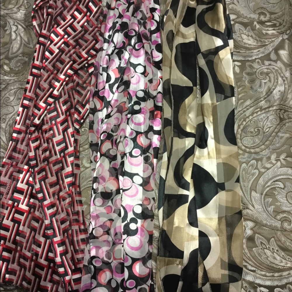 Bundle of scarves